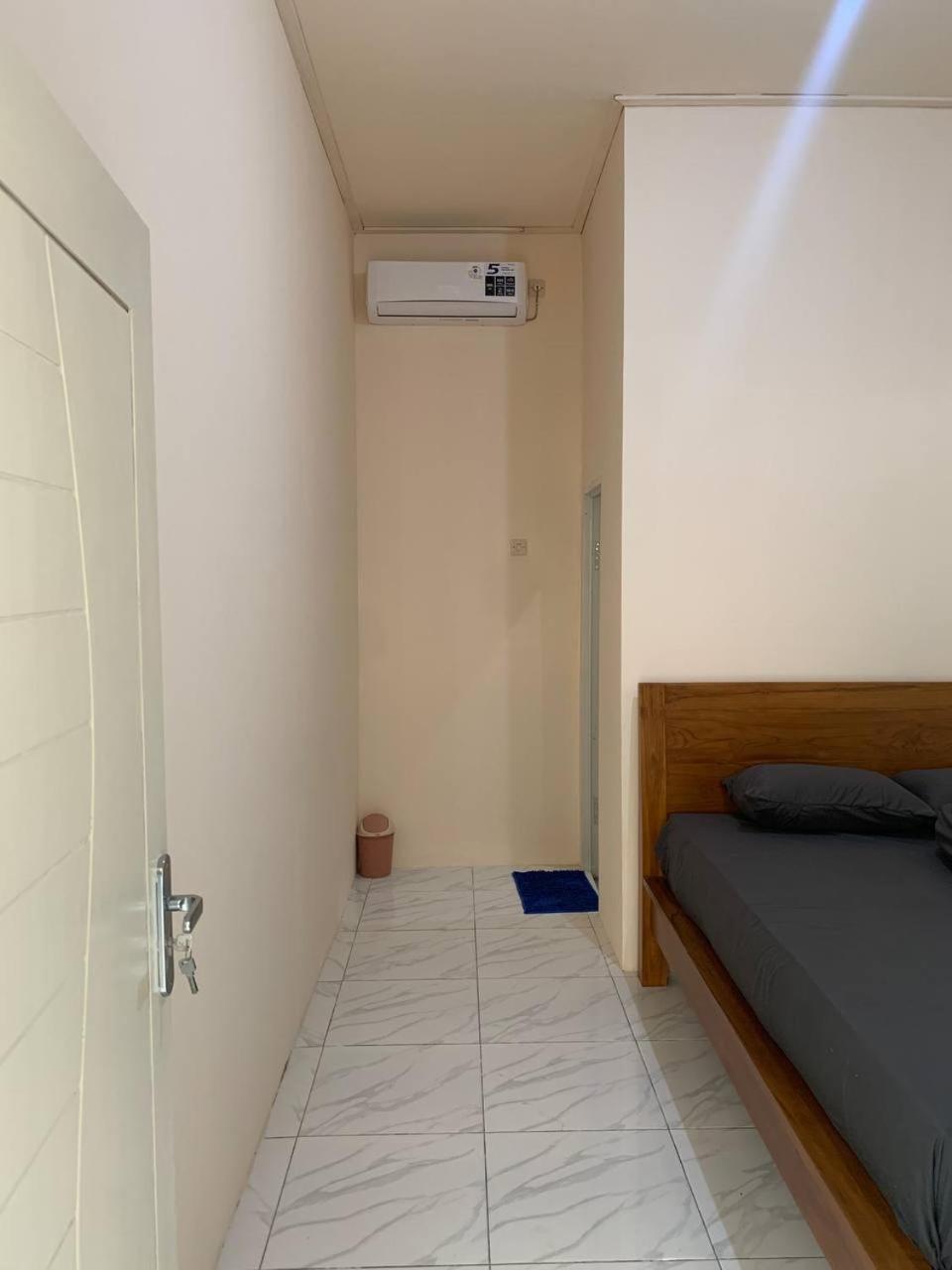 Dikky Guest House Near Bangsal And Sira Pemenang Exterior photo